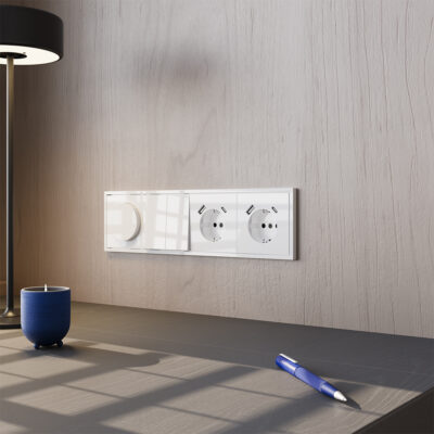 Розетка встраиваемая voltum s70 с заземлением и защитными шторками, 16А, с usb, a+a, (белый глянцевы