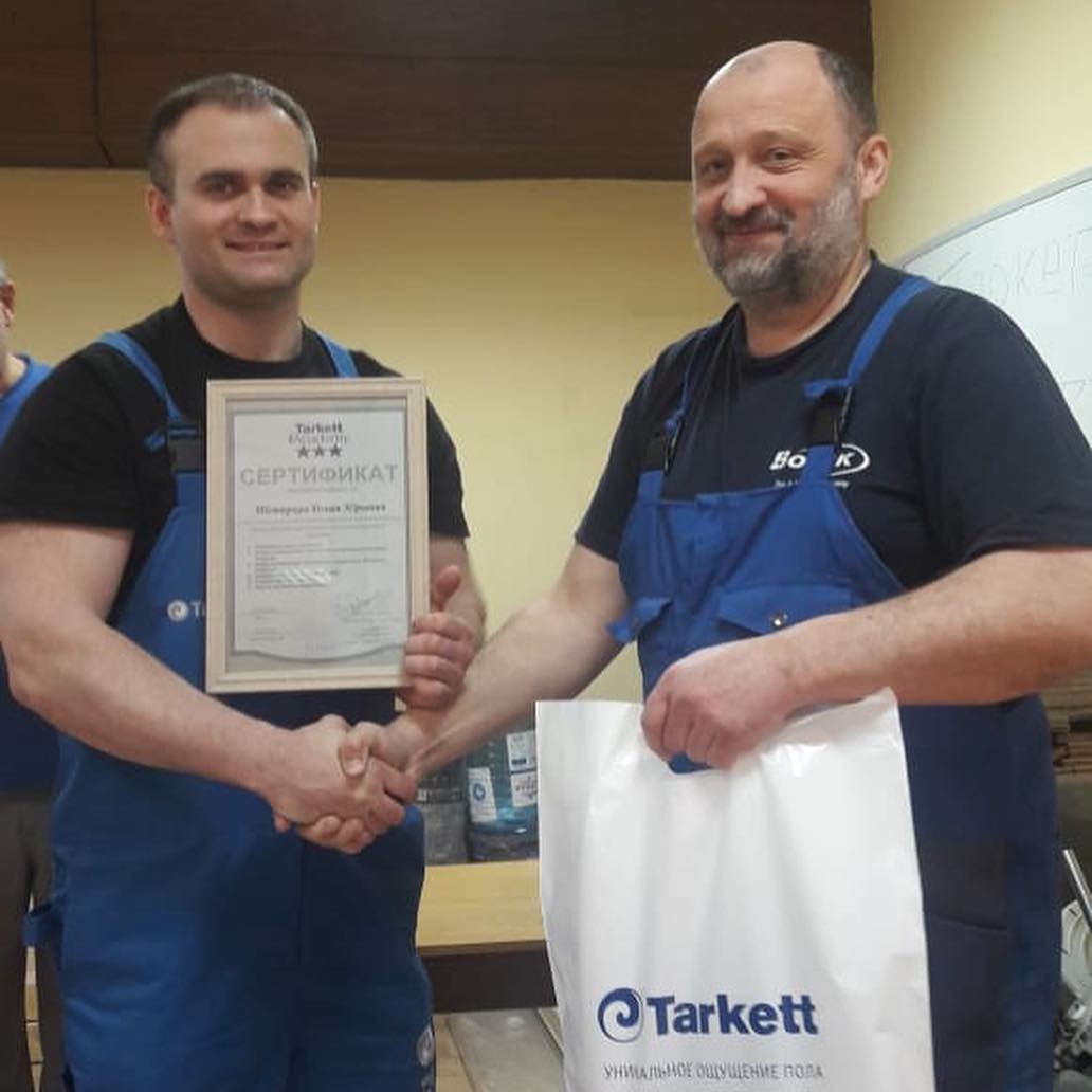 Профессиональная укладка напольных покрытий.